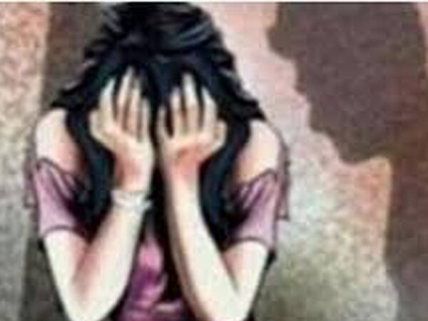 Karnataka: Hostel cook molests minor, police arrests two Karnataka: Hostel cook molests minor, police arrests two