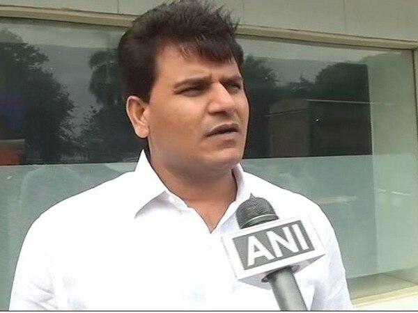 Huge number of Shiv Sena MLA's will join BJP if alliance breaks: Independent Maharashtra MLA Huge number of Shiv Sena MLA's will join BJP if alliance breaks: Independent Maharashtra MLA