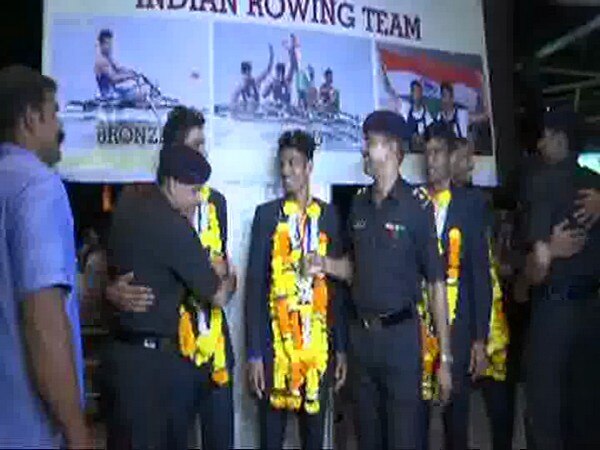 Indian Army gives warm welcome to rowing contingent Indian Army gives warm welcome to rowing contingent