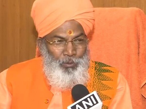 Sakshi Maharaj lauds Ravi Shankar's initiative on Ayodhya dispute Sakshi Maharaj lauds Ravi Shankar's initiative on Ayodhya dispute