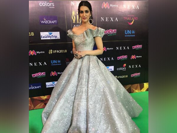 Kriti Sanon thanks IIFA for Style Icon award Kriti Sanon thanks IIFA for Style Icon award