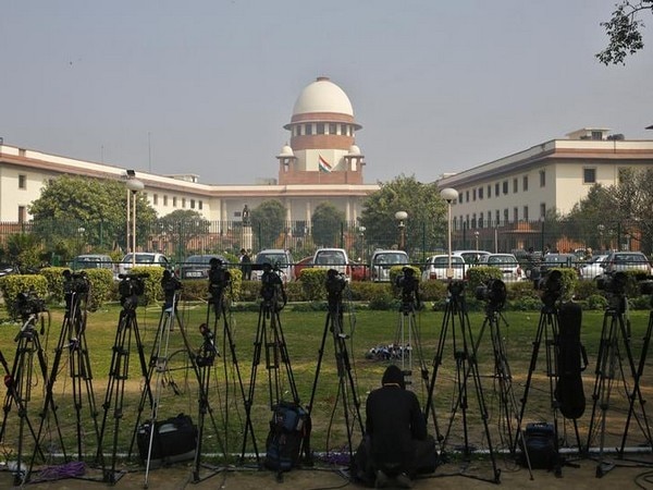 SC to hear petitions challenging constitutional validity of Article 35A SC to hear petitions challenging constitutional validity of Article 35A