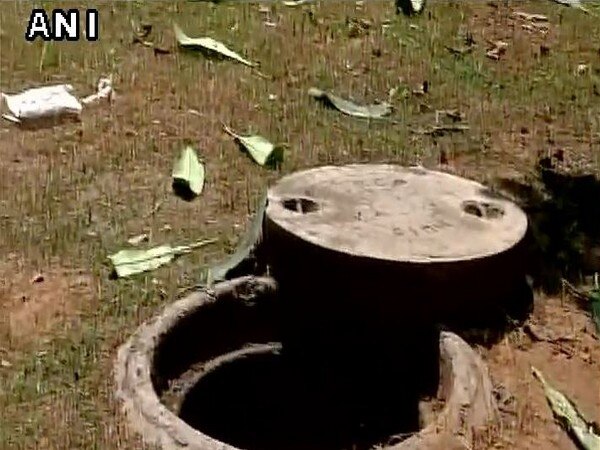 Delhi: Person dies while cleaning sewage in LNJP Hospital Delhi: Person dies while cleaning sewage in LNJP Hospital