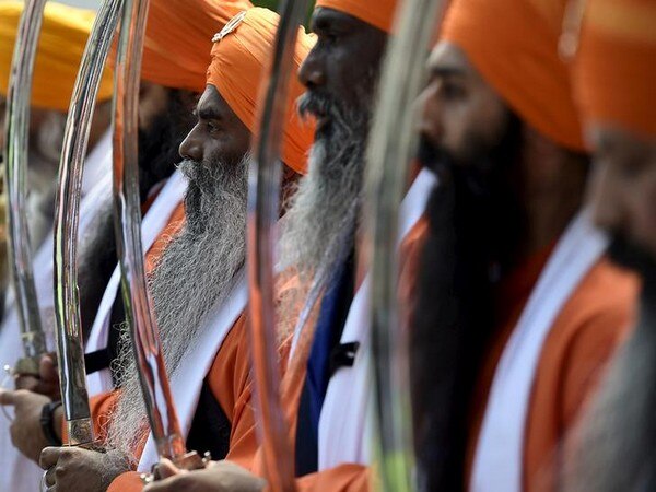 Extremist attacks force minority Sikhs to flee Peshawar