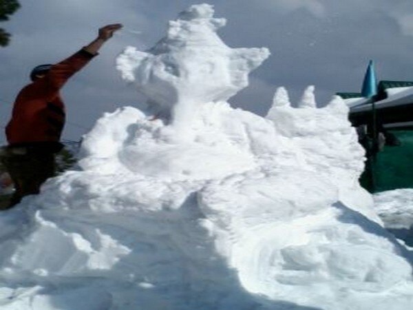 Snow Ganpati idol cools up Mumbaikars on Ganeshotsav Snow Ganpati idol cools up Mumbaikars on Ganeshotsav