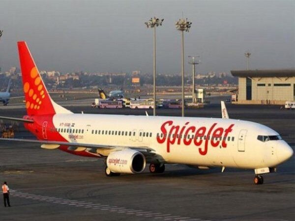 Delhi: Man detained for carrying kitchen knife in Delhi-Goa SpiceJet flight Delhi: Man detained for carrying kitchen knife in Delhi-Goa SpiceJet flight