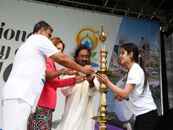 Netherlands celebrates 'Yoga Day' with Sri Sri Ravi Shankar Netherlands celebrates 'Yoga Day' with Sri Sri Ravi Shankar