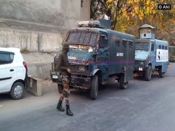 Terrorist attack in Rajpora police station, cop dies Terrorist attack in Rajpora police station, cop dies