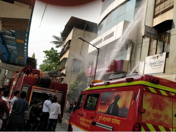Maharashtra: Fire breaks out in a Thane building Maharashtra: Fire breaks out in a Thane building