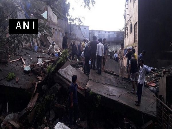 Death toll rises to four in Bhiwandi building collapse Death toll rises to four in Bhiwandi building collapse