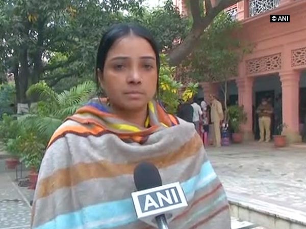 Woman comes to Adityanath's rescue after husband gives Triple Talaq Woman comes to Adityanath's rescue after husband gives Triple Talaq