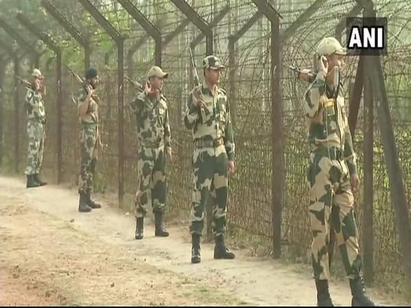 Tripura: BSF keeping close vigil on B'desh border ahead of counting Tripura: BSF keeping close vigil on B'desh border ahead of counting Tripura: BSF keeping close vigil on B'desh border ahead of counting