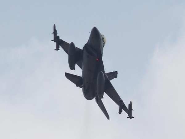 Turkish jets hit Kurdistan Workers' Party arms dumps in Iraq Turkish jets hit Kurdistan Workers' Party arms dumps in Iraq