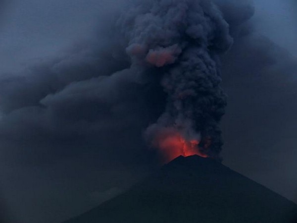 Volcano: Bali airport to remain closed for 24 hrs more Volcano: Bali airport to remain closed for 24 hrs more
