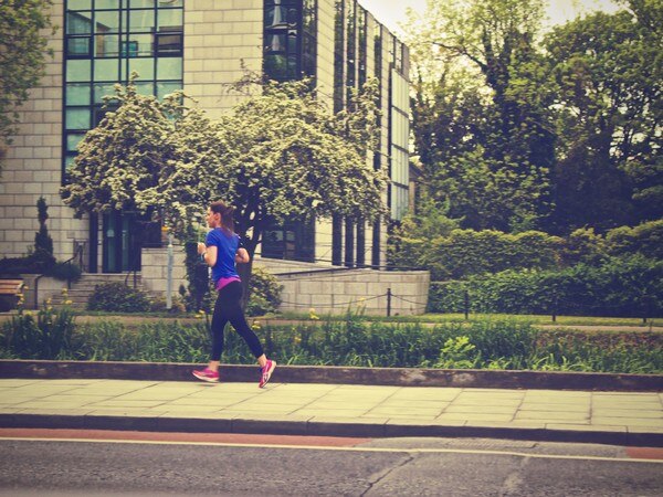 Brisk walking associated with 60-70% lower risk of death in women Brisk walking associated with 60-70% lower risk of death in women