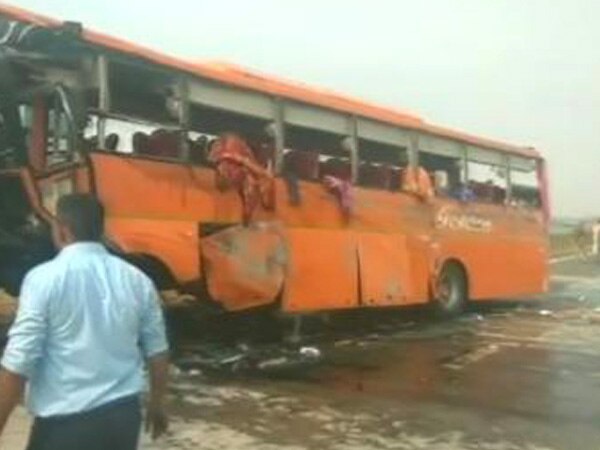 One dead, many injured in school bus accident on Yamuna Expressway One dead, many injured in school bus accident on Yamuna Expressway