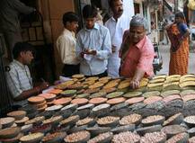 People in MP resort to looting as cash shortages hit crisis point after demonetisation