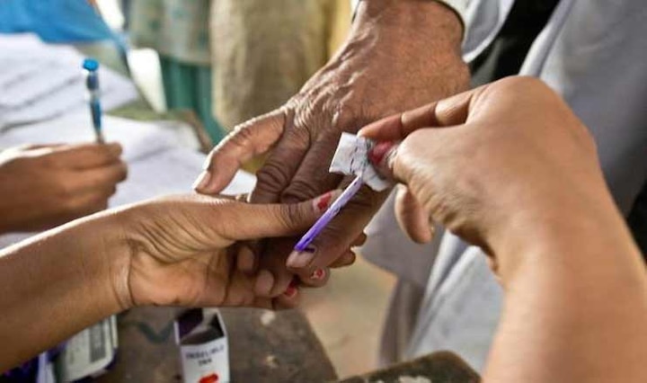 Brisk voting in Varanasi, women turn up in large numbers Brisk voting in Varanasi, women turn up in large numbers