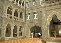 Bombay HC vexed with journalists wearing jeans, T-shirts to court