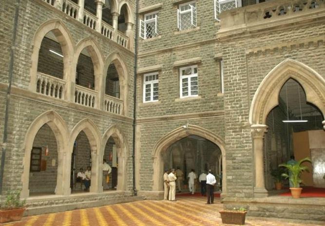 Bombay HC vexed with journalists wearing jeans, T-shirts to court Bombay HC vexed with journalists wearing jeans, T-shirts to court