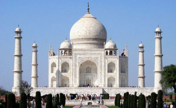 Tourist entry at Taj Mahal to be capped at 40K daily, for max 3 hours Tourist entry at Taj Mahal to be capped at 40K daily, for max 3 hours