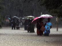 Heavy downpour in Chennai; Traffic and schools affected