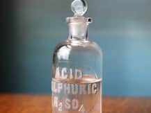 Man throws acid on sleeping wife suspecting extramarital affair