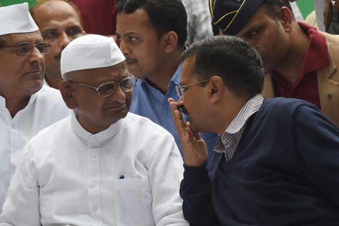 Anna Hazare taunts Kejriwal for apologising Anna Hazare taunts Kejriwal for apologising