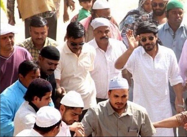 SRK starrer 'Raees' shoot wrapped up SRK starrer 'Raees' shoot wrapped up