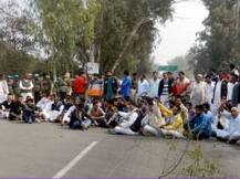Jat agitation continues - on subdued note