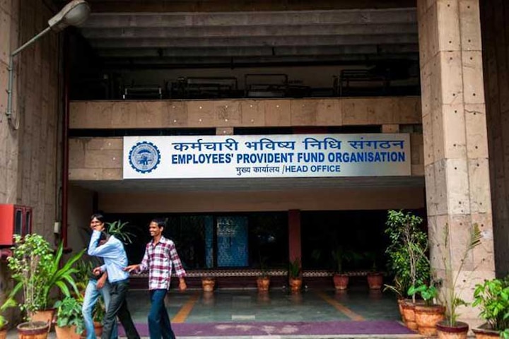EPFO lowers interest rate on EPF to 8.65% for FY17 EPFO lowers interest rate on EPF to 8.65% for FY17