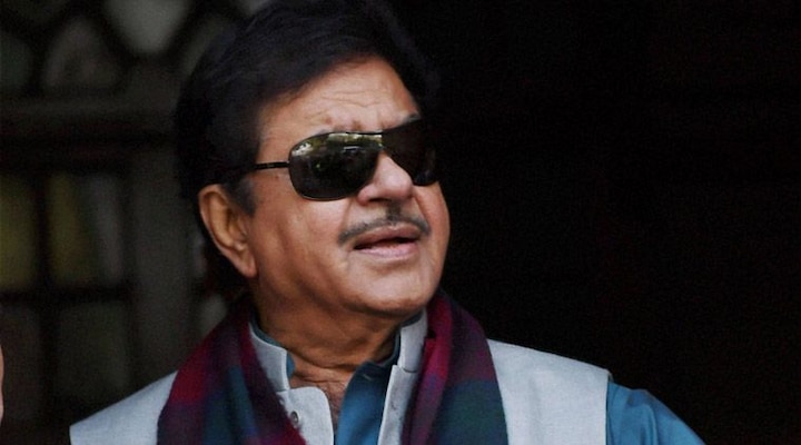 Shatrughan Sinha fires salvos at Narendra Modi, Amit Shah, calls BJP ministers a ‘bunch of sycophants’ Shatrughan Sinha fires salvos at PM Modi, Amit Shah, calls BJP ministers a 'bunch of sycophants'