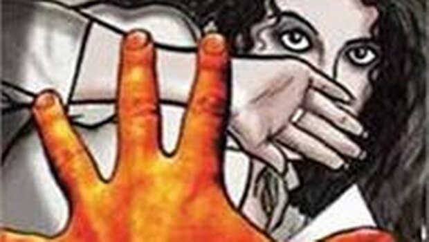 Cab driver attempts to rape air hostess in Hyderabad Cab driver attempts to rape air hostess in Hyderabad