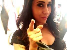 Is Karisma Kapoor eyeing Bollywood again? Is Karisma Kapoor eyeing Bollywood again?