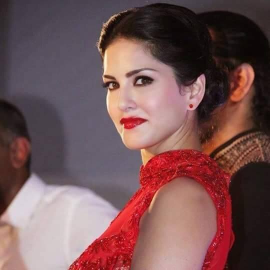 Sunny Leone gets 4 million Instagram followers Sunny Leone gets 4 million Instagram followers