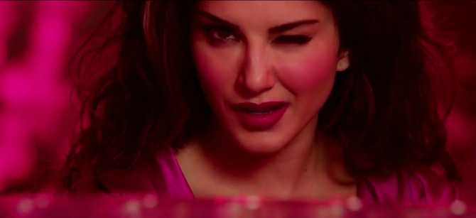 670px x 307px - Sunny Leone wants to stalk these celebrities in real