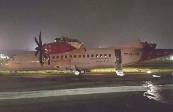 Video: Two planes collided on runway at Jakarta airport, no casualities Video: Two planes collided on runway at Jakarta airport, no casualities