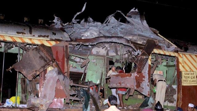 2002-03 Mumbai blasts: Three convicts including Muzammil Ansari awarded life sentence by POTA court 2002-03 Mumbai blasts: Three convicts including Muzammil Ansari awarded life sentence by POTA court