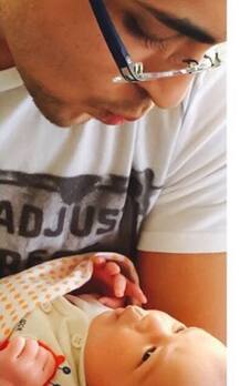 Ayush Sharma with son Ahil posed the best pout!