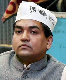 Shoe-thrower had called BJP leader before attack: AAP