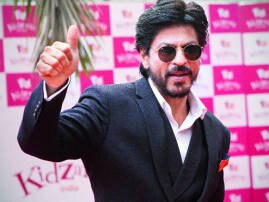 Steve Jobs' biography changed my idea of business: SRK Steve Jobs' biography changed my idea of business: SRK