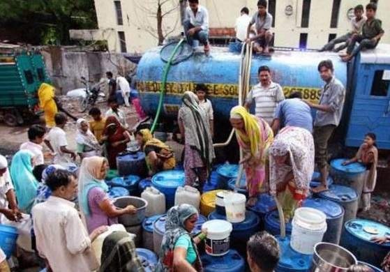 Railways sends 'water train' to parched Latur in Maharashtra Railways sends 'water train' to parched Latur in Maharashtra