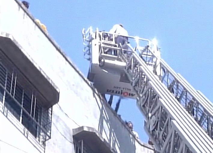 Huge fire breaks out in Mumbai's Bhiwandi, many people trapped