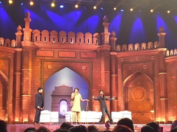'The Kapil Sharma Show' kick-starts with SRK in capital 'The Kapil Sharma Show' kick-starts with SRK in capital