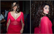 Sonam Kapoor's STUNNING Looks During Hall of Fame Awards