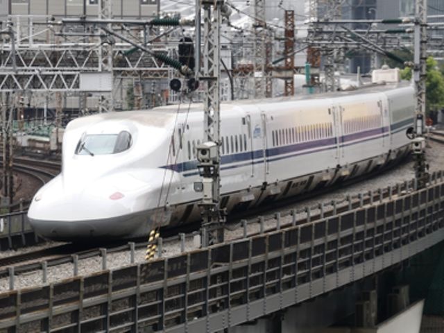 Japan soon to run 'invisible train' Japan soon to run 'invisible train'