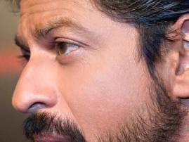 Shah Rukh indulges in favourite TV series during late night gym sessions Shah Rukh indulges in favourite TV series during late night gym sessions