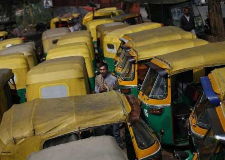 Gurgaon: Autorickshaw drivers go on indefinite strike Gurgaon: Autorickshaw drivers go on indefinite strike