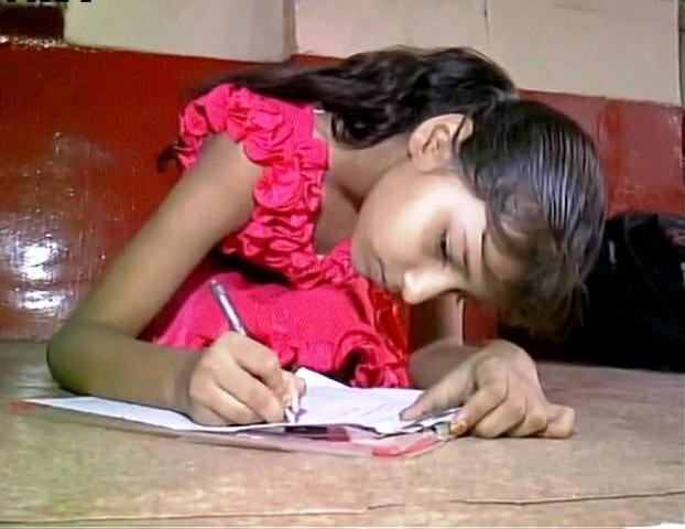 Girl writes letter to PM Modi & praises him for good work, receives Thank You note in response Girl writes letter to PM Modi & praises him for good work, receives Thank You note in response