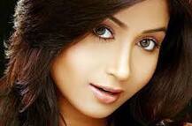 Leading TV actress Moon Banerjee injured !